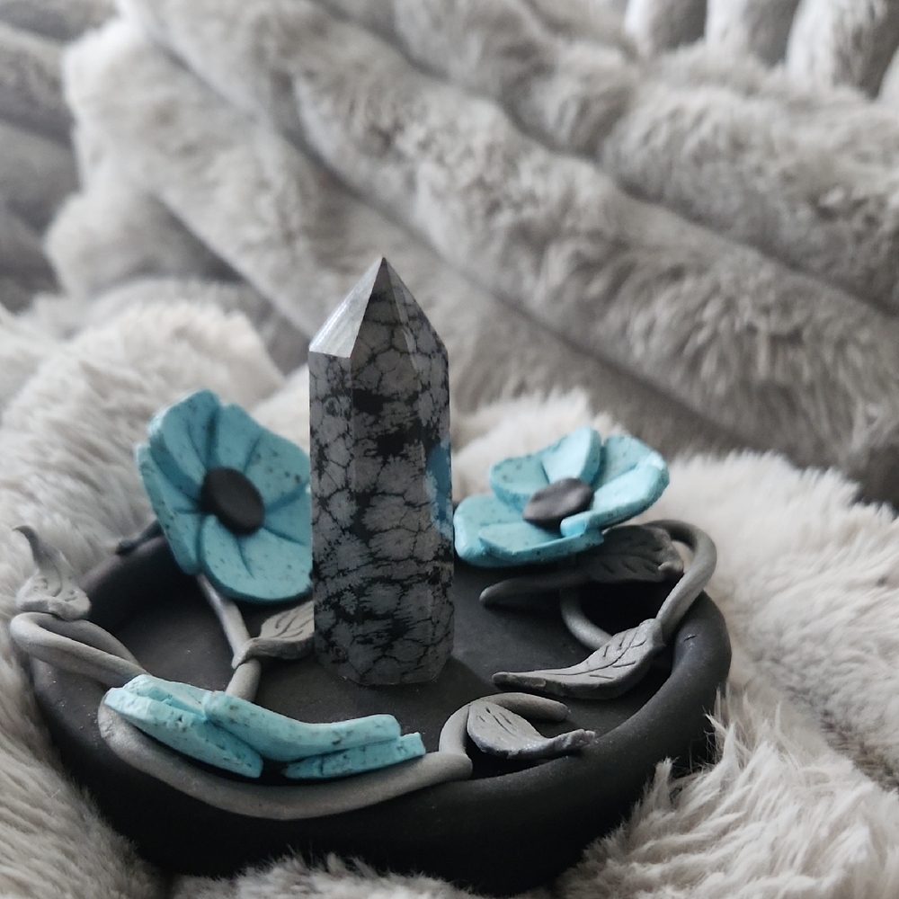 Blue/Black Flower Crystal Trinket Tray W/Snowflake Obsidian